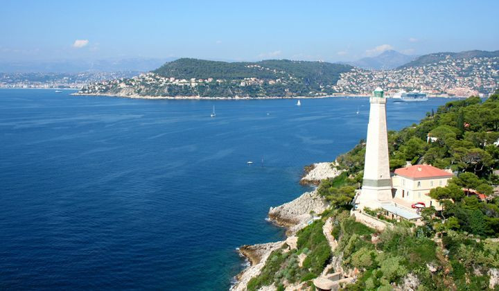 © Adobe Stock Phare du cap Ferrat - Côte d'Azur - France (2)